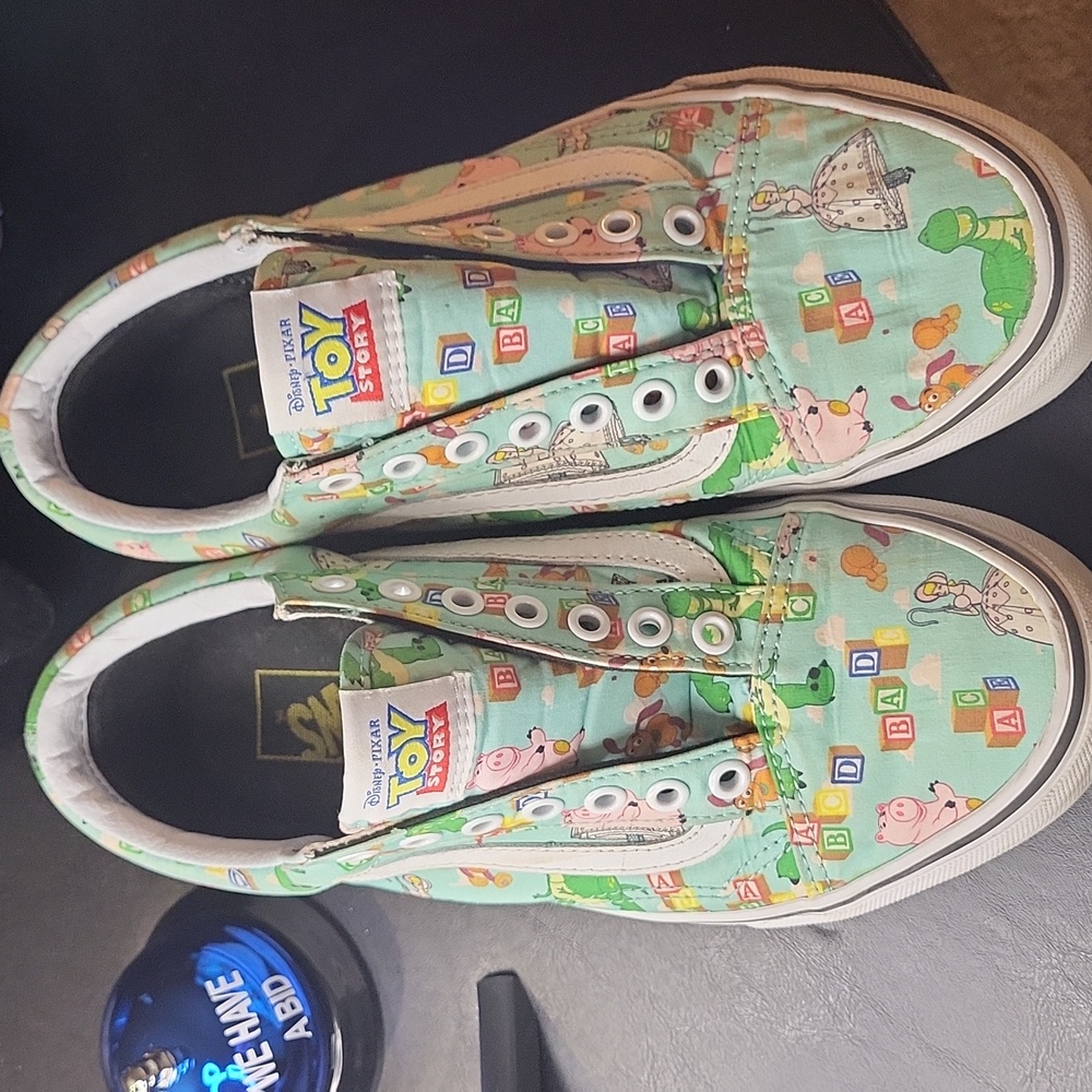 EUC VANS/DISNEY/PIXAR. "TOY STORY" SHOES